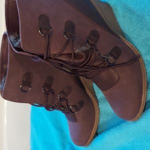 Cloudwalker maroon wedge boots